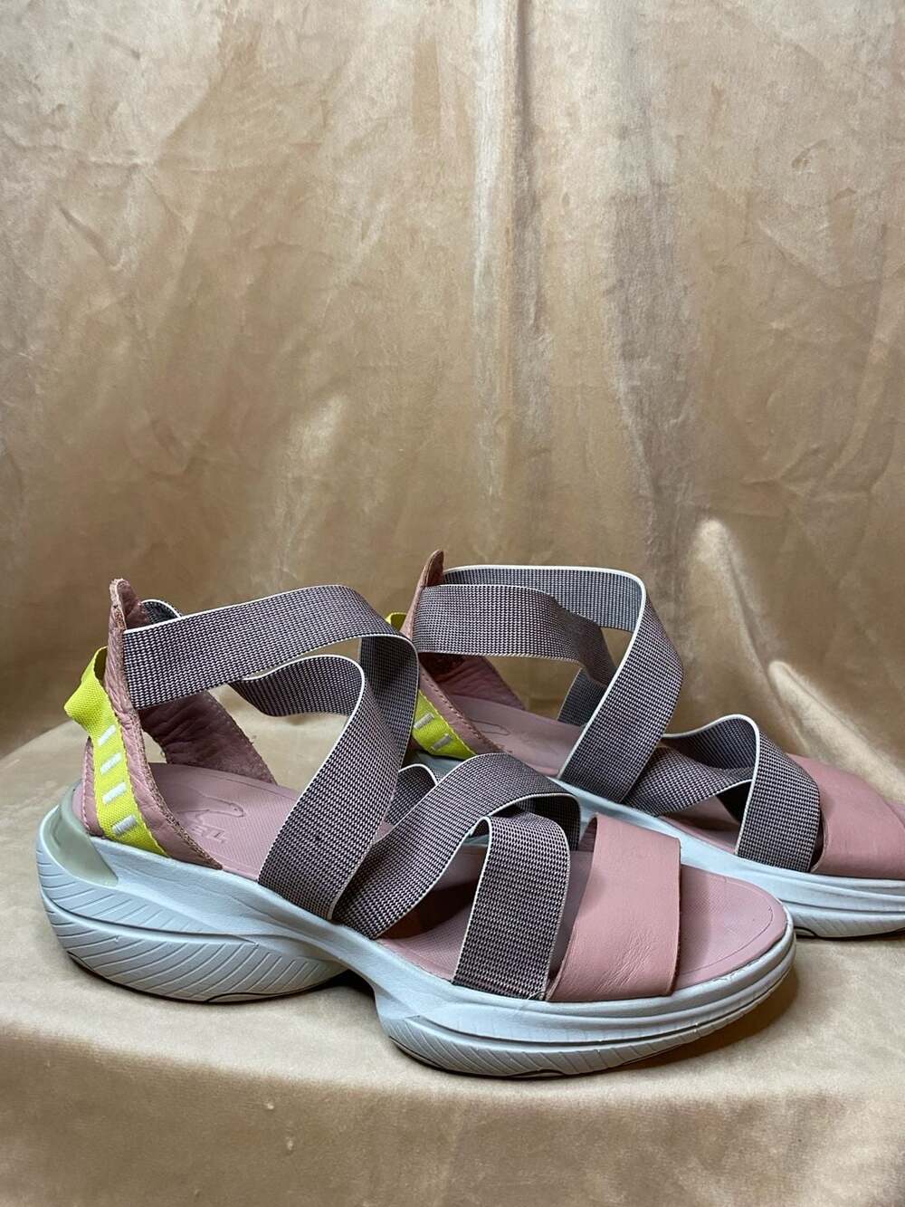 Sorel Women's Explorer Blitz Wedge Multistrap Sandals Eraser Pink Size 9 US